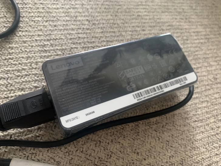 联想65W充电器