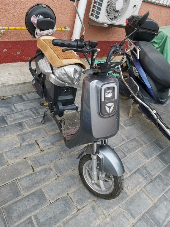 雅迪锂电池电动车,最新款,国标,可上牌,骑...