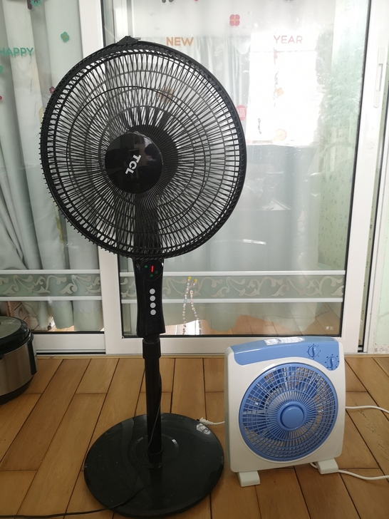 TCL落地扇，远程遥控款，赠家用台扇。