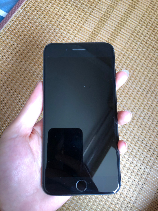 iphone7puls黑色32g 成色如图...