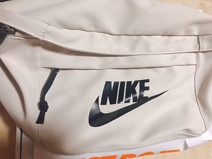 nike耐克包腰包斜挎包胸包帅气浅骨色王一...