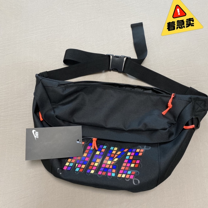 NIKE耐克王一博运动单肩背包斜挎包大腰包...