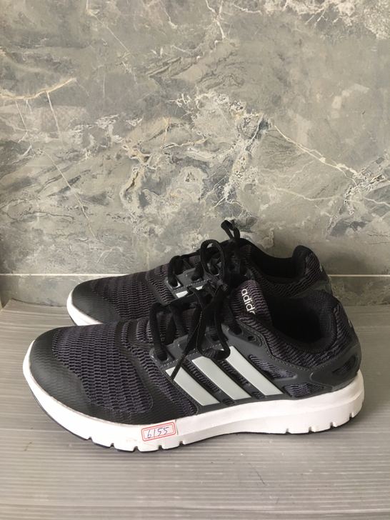 二手正品阿迪轻便透气休闲运动鞋40码 保...