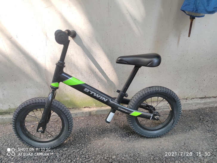 迪卡侬儿童平衡车12寸，原价599。现33...