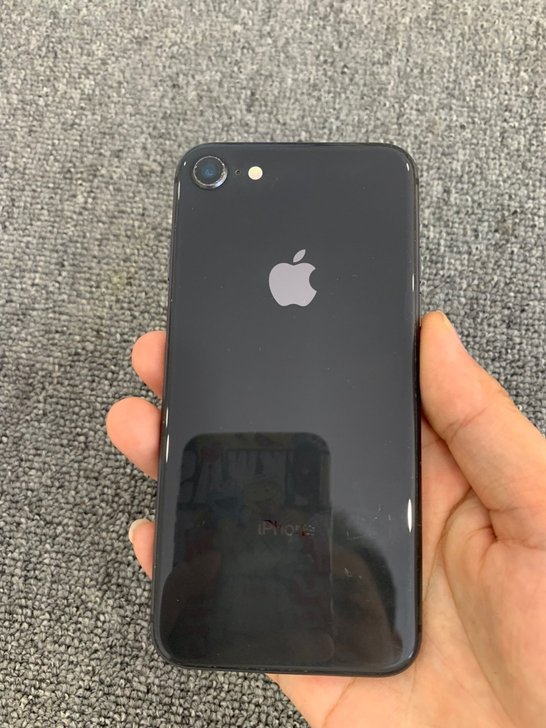 苹果8 64G出售，原装正品带指纹 ，功能...