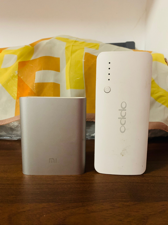 出售品牌:OPPO,移动电源一个,2000...