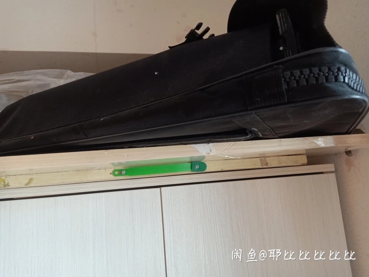 闲置画材，纸胶只要1.3一卷，颜料两块钱一...