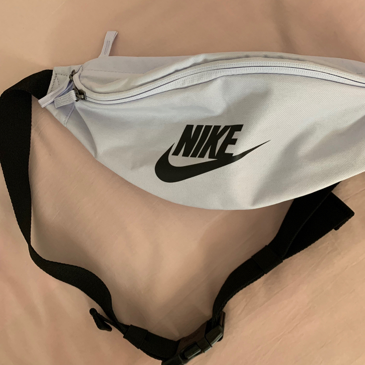 品牌型号 ：Nike腰包
