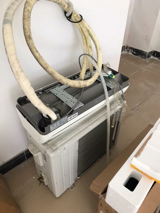 品牌空调,只用了半年多。后面回老家拆了,8...