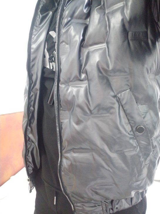 羽绒服 几乎全新 2x 原价899 100...