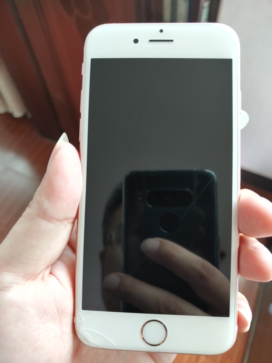 苹果 iphone 6s 玫瑰金。失而复得...