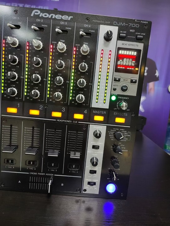 先锋DJM700混音台