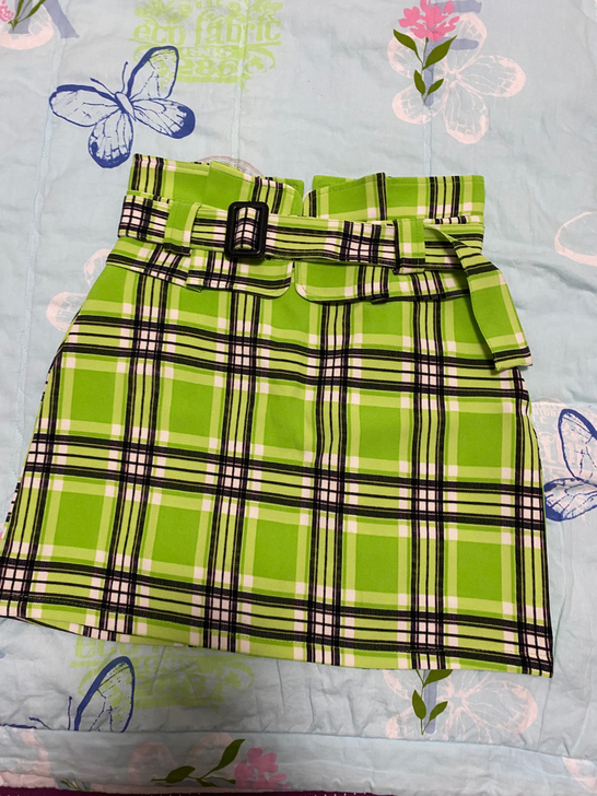 格子纹绿色短裙 超辣 辣妹风  s码 腰围...