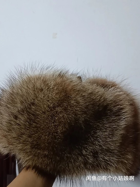 全新真皮草帽子，真皮草雷锋帽，双耳可以放下...