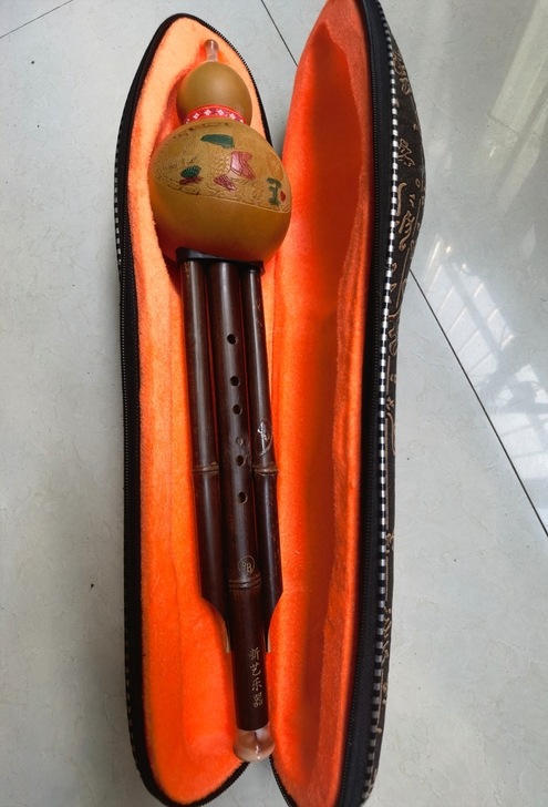 少年入门级葫芦丝，班级团购时在乐器店85元...