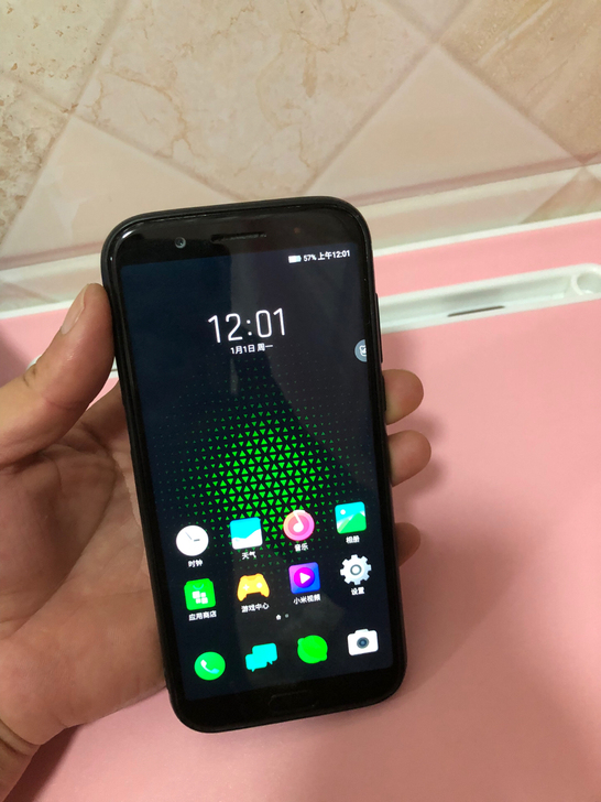 黑鲨1 游戏手机 6+64G 高通骁龙84...