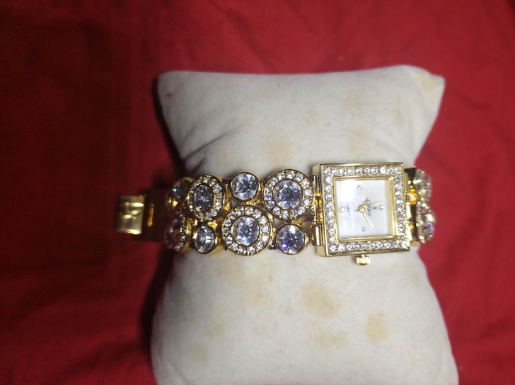 有一批外国回流中古表进口机芯彩贝母表面！