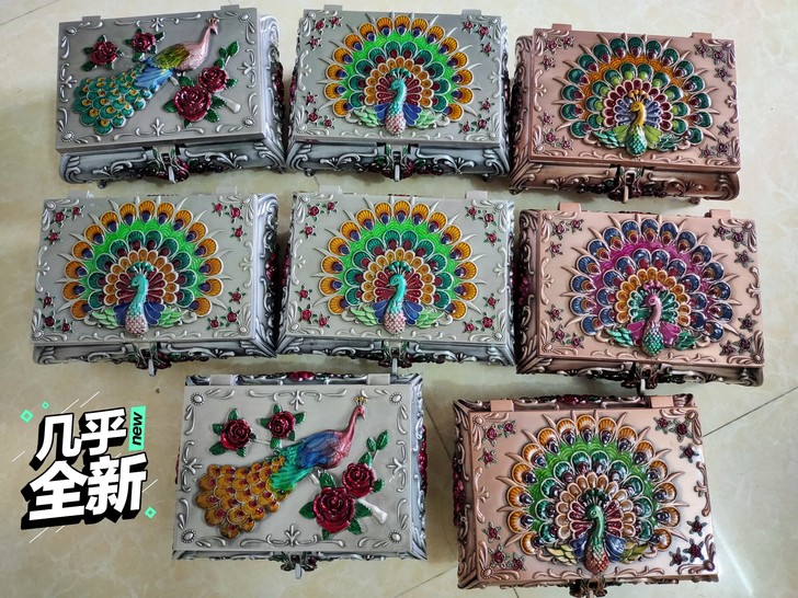 捡漏! 大号锌合金首饰盒带镜子,货是全新的...