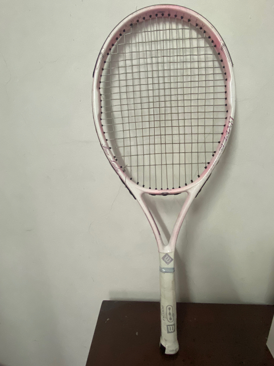 大学时候买的网球拍，也还是很新，随缘卖了。...