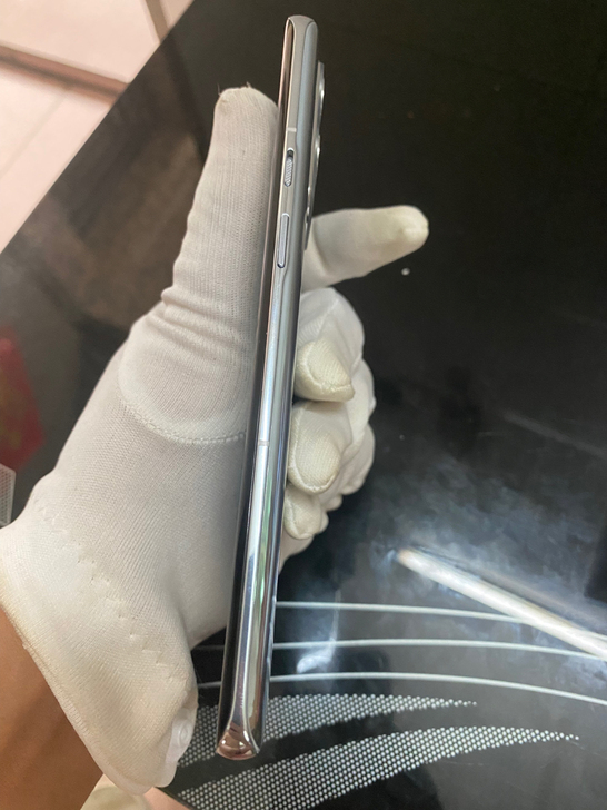 一加9pro 8+256g  98新银色一...