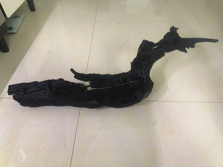 出闲置秒沉沉木，长80，平放最宽处30，平...