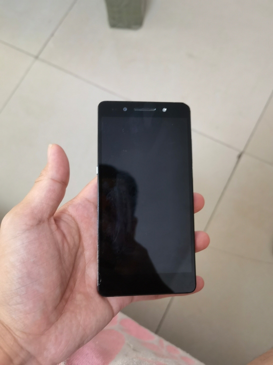 荣耀i7，很老的手机了。扒拉出来，恢复了出...