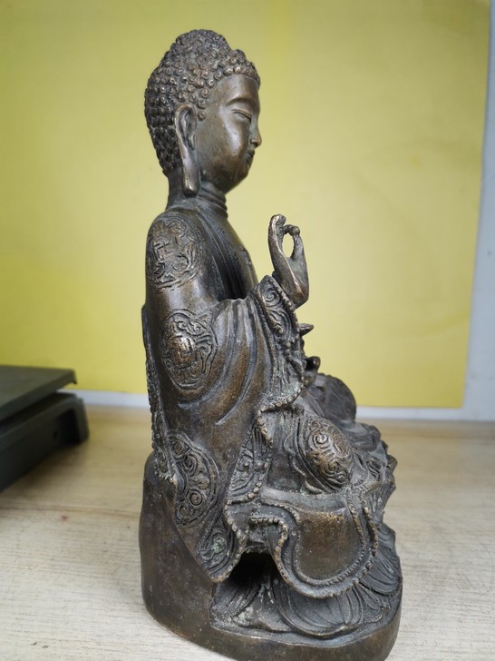铜佛像，藏传佛教坐莲铜佛像一尊，高22厘米...