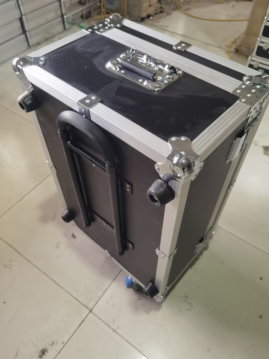 定做铝合金仪器箱，铝合金航空箱，迷彩航空箱...