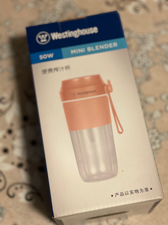 【全新】便携式榨汁杯,粉色49。全新未使用...