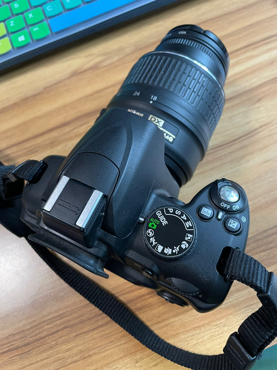 尼康D3000