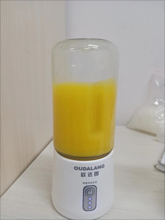 店铺不开了仓库部分榨汁杯便宜处理