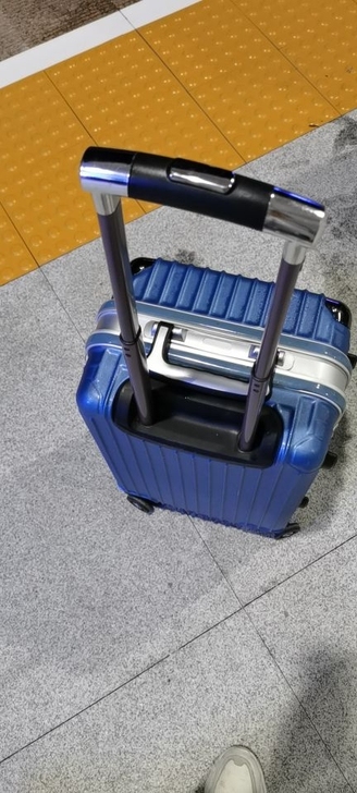 一个行李箱，需要色可以私聊