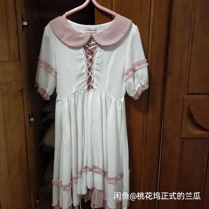 从图上内个id小姐妹哪里换来的裙子，很好看...
