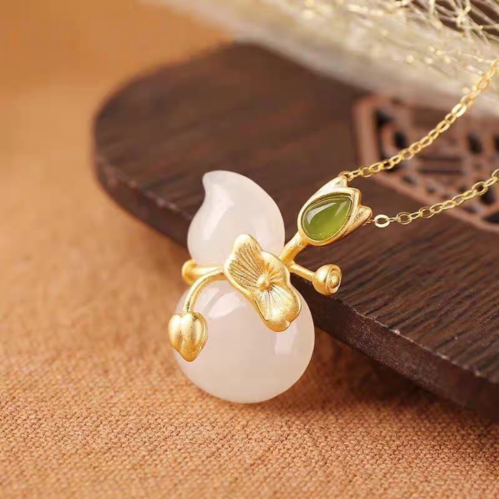 前任家里人给的，分手了。不想看见，低价处理。