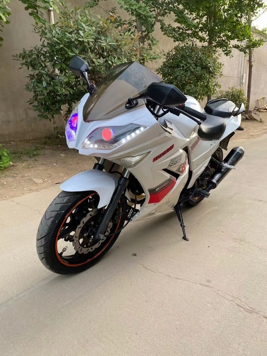 极品宝马款GT250趴赛到货，车况完美新车...