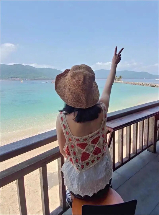 2021年新款雪纺衫女款，夏季阳气镂空短款...