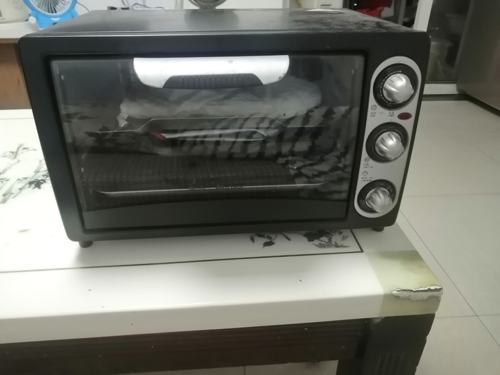 美的烤箱，分三个档次高中低档