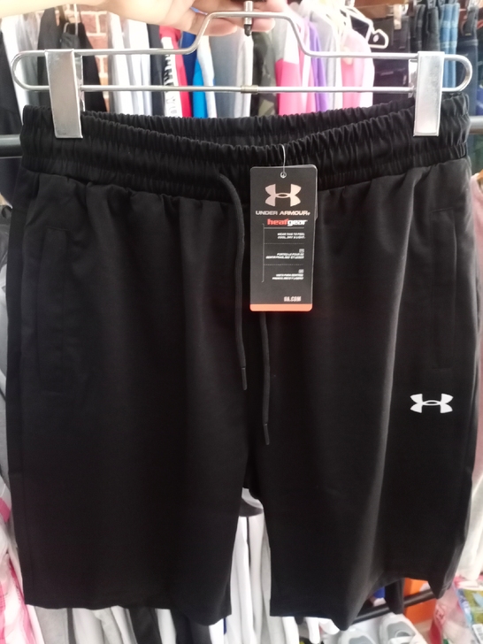 安德玛运动夏款五分裤休闲短裤，面料舒适透气...