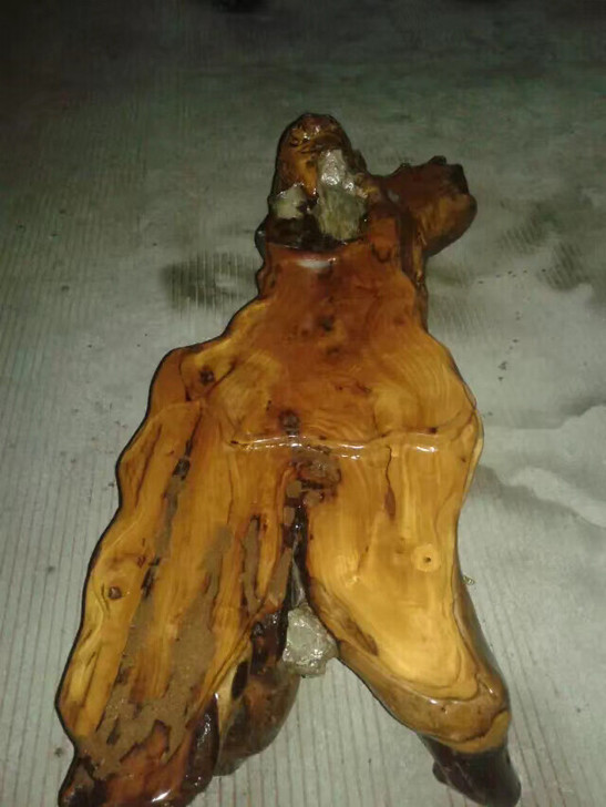 以前跟朋友一起在山里找的榉木茶几，工作忙，...