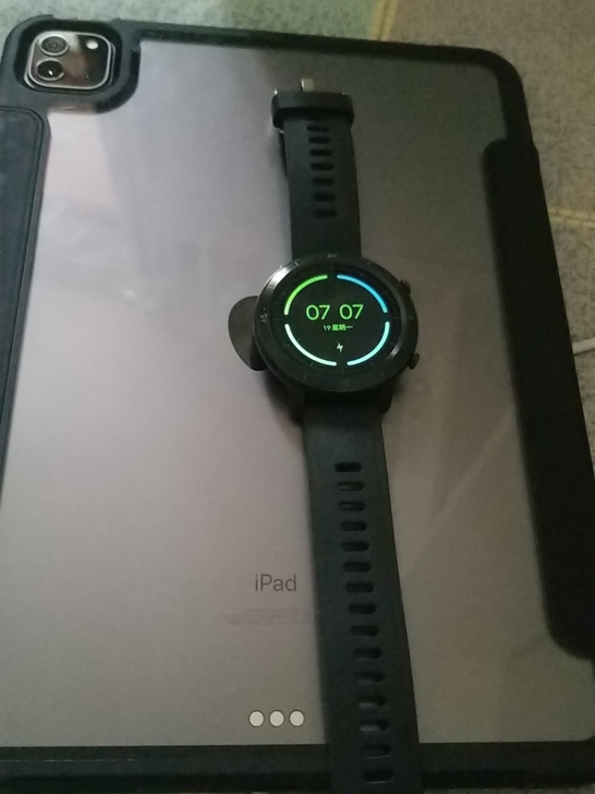 朋友送的，ticwatch  gtx   ...