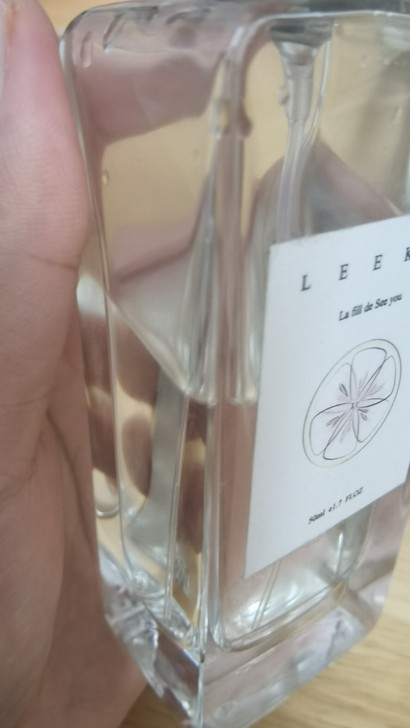 里卡香氛的香水，正品，因为不喜欢喷香水，用...