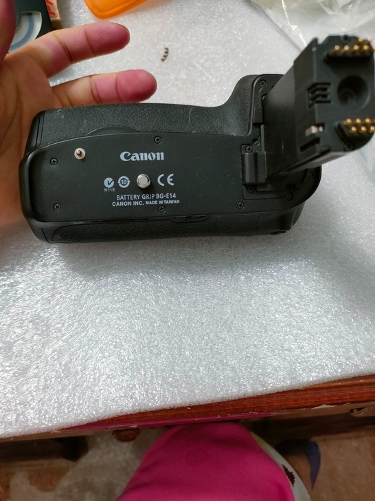 佳能BG-E14手柄可用于佳能70D，80...