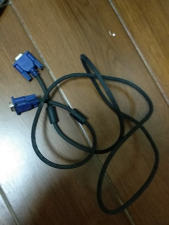 原装VGA数据线   更改显示器不适用，转掉