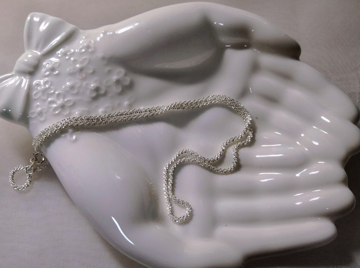 水波纹链子银色闪光素链波光粼粼项链女轻奢小...