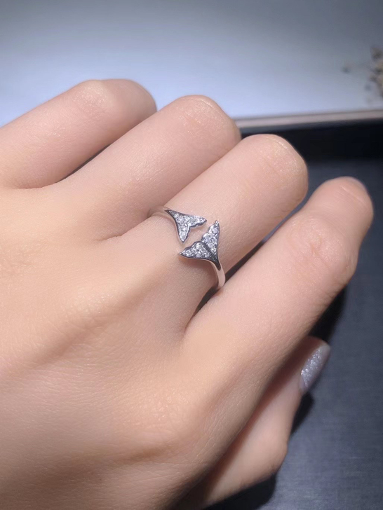 18k鱼尾钻石戒指