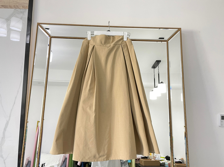 VCRUAN 卡其色半身伞裙