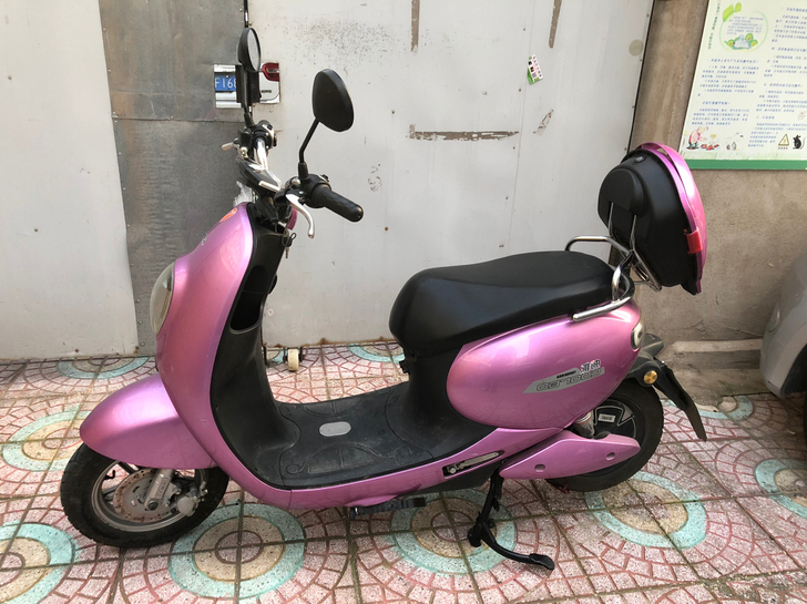 9成新60v雅迪电动车