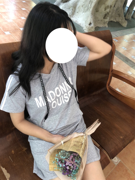 运动风连帽款连衣裙，简简单单，很普通的一条...