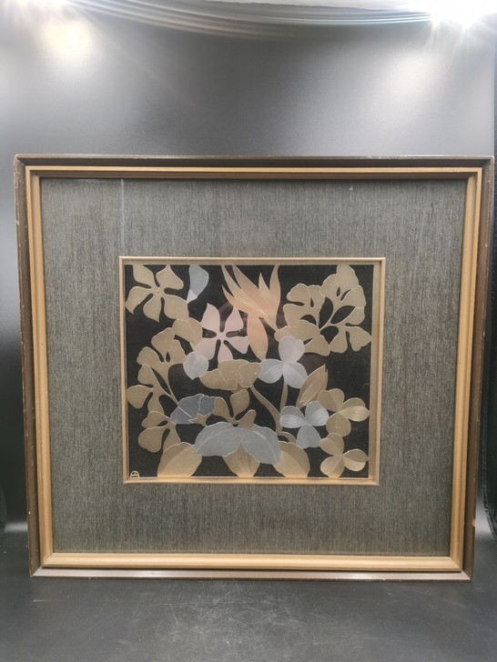 日本回流 铜版画。原木框,铜板雕刻花卉图案...