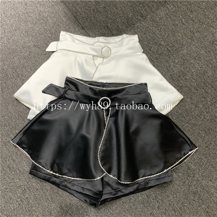 黑色休闲裤 就穿过一次 没下过水 有点小